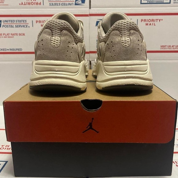 Adidas Yeezy Boost 700 “Analog” 2023 - Picture 4 of 7